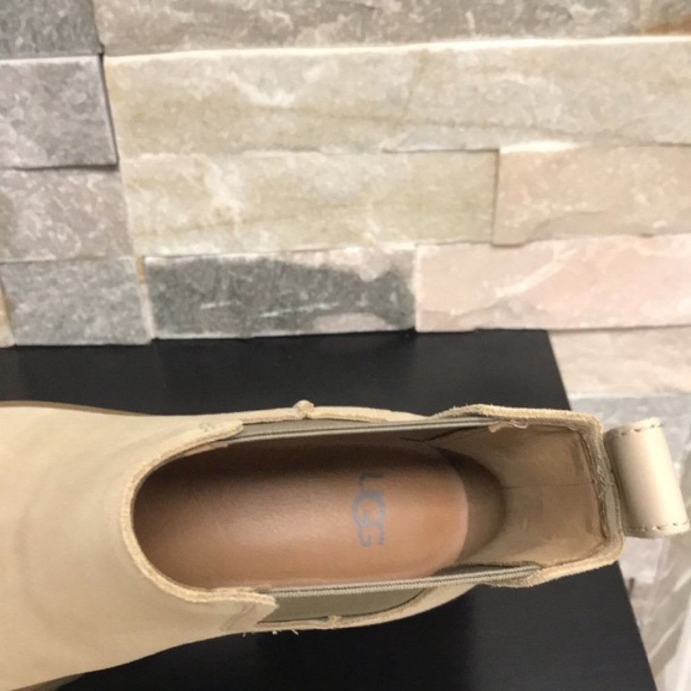 🎁 UGG Ashton Chelsea Suede Ankle Boot - Picture 7 of 9